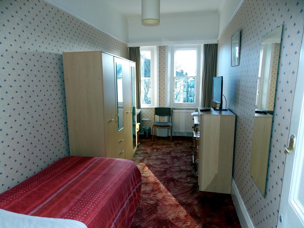 Dillons Hotel London Room photo